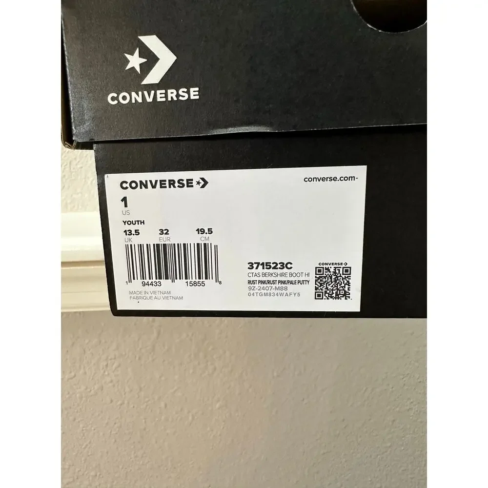 ⁠Converse Berkshire Boot Pink Kids Size 1 Water Repellent Leather Sneaker⁠
